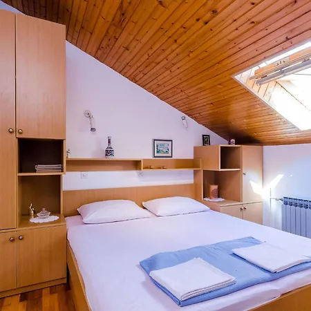 Cicko - One Bedroom With Terrace And Sea View Attic