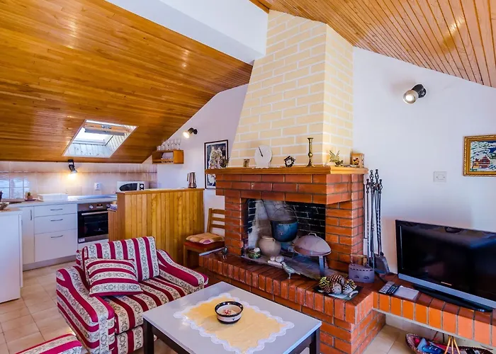 아파트 And Cicko - One Bedroom With Terrace And Sea View Attic *