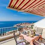 And Cicko - One Bedroom With Terrace And Sea View Attic Apartment