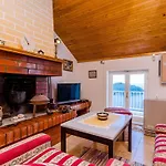 And Cicko - One Bedroom With Terrace And Sea View Attic Apartment *