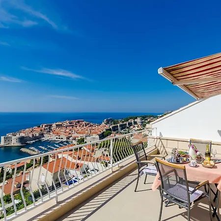 And Cicko - One Bedroom With Terrace And Sea View Attic Apartament *