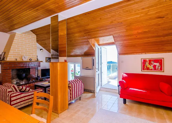 And Cicko - One Bedroom With Terrace And Sea View Attic Apartament *