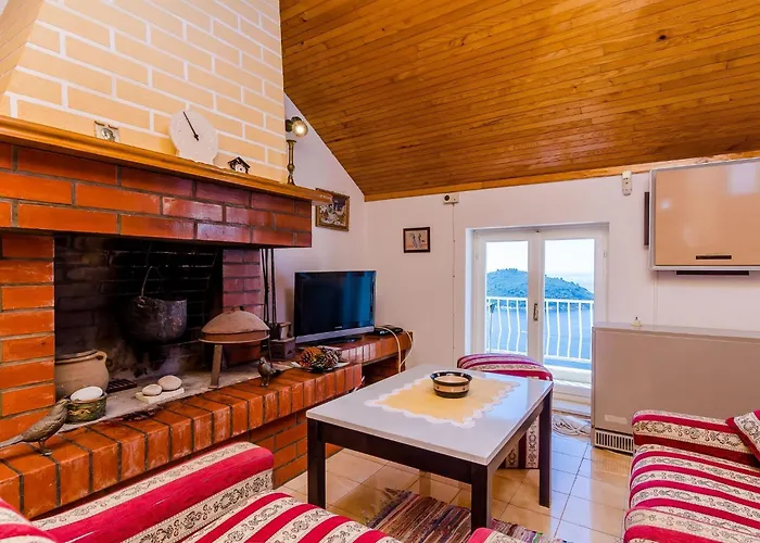 And Cicko - One Bedroom With Terrace And Sea View Attic Apartament *