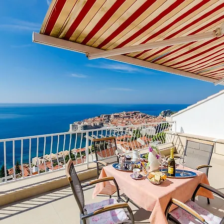 Cicko - One Bedroom With Terrace And Sea View Attic Apartment