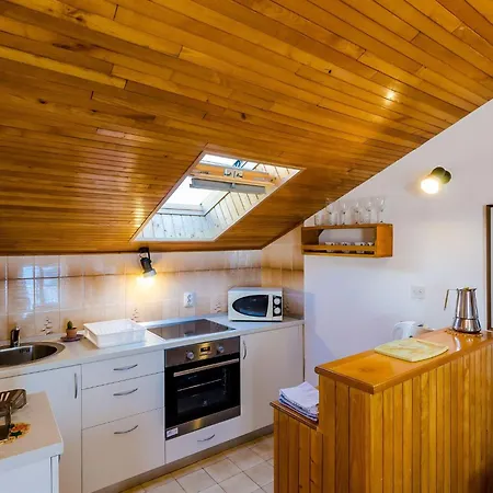 Cicko - One Bedroom With Terrace And Sea View Attic Apartment